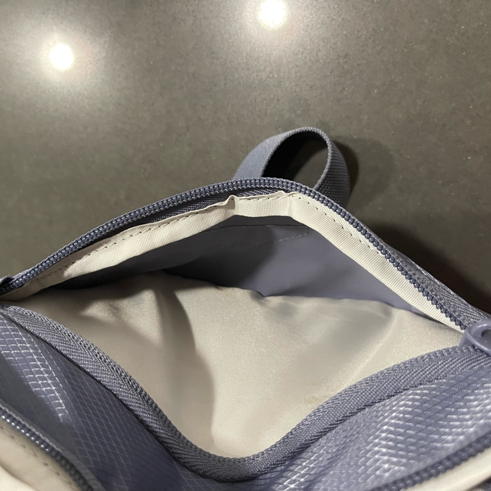 NWOT FANNY PACK/BELT BAG BY OUTDOOR PRODUCTS. Adjustable to 40”. Gray/Pink. - Picture 5 of 10